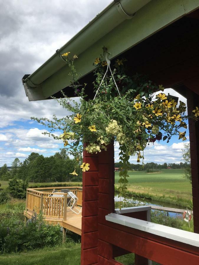 Valla Stuga Kristinehamn Exterior photo